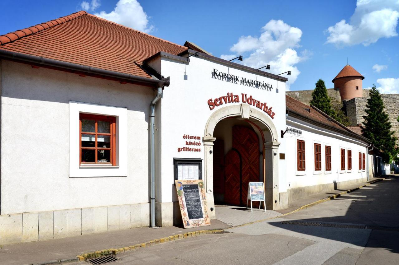 Servita Udvarhaz Eger Exterior foto