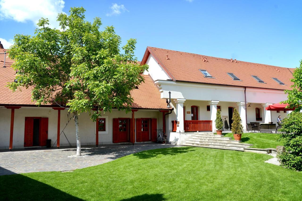 Servita Udvarhaz Eger Exterior foto