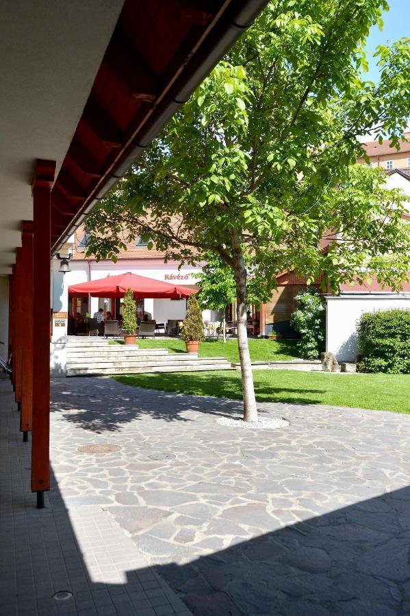 Servita Udvarhaz Eger Exterior foto