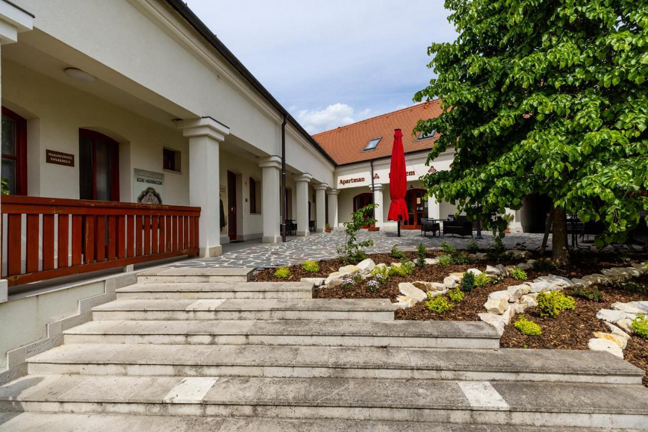 Servita Udvarhaz Eger Exterior foto
